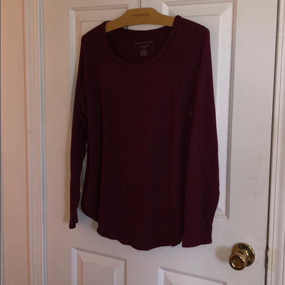 American Eagle soft & plush flowy maroon shirt